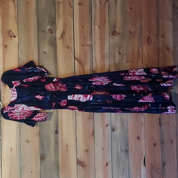 Beautiful floral maxi dress - Picture 5 of 6